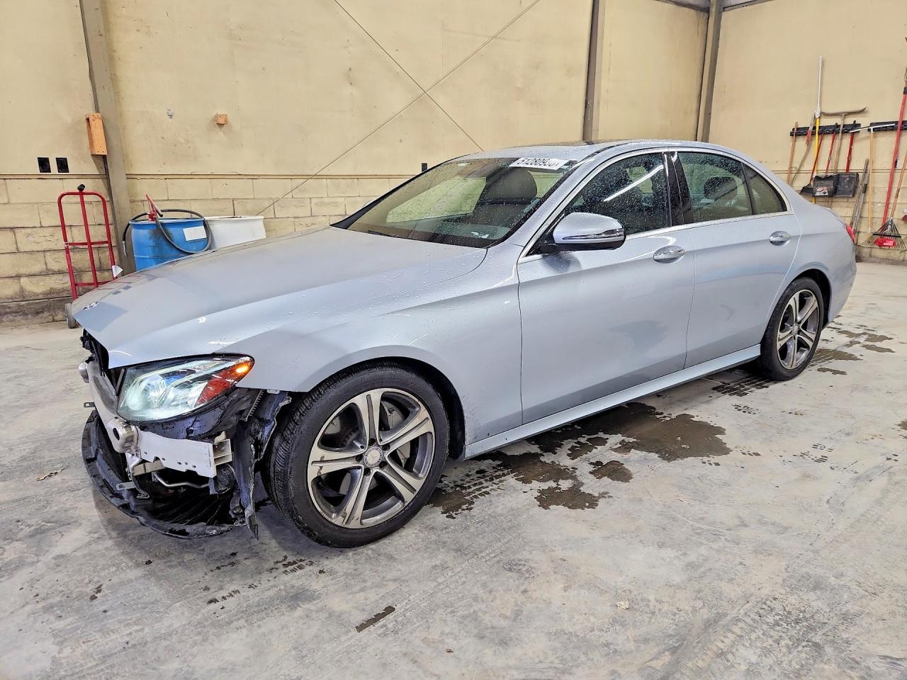 MERCEDES-BENZ E 300 2016