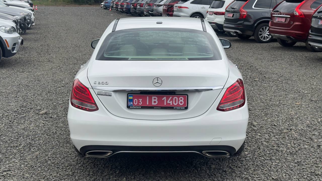 MERCEDES-BENZ C 300 2016