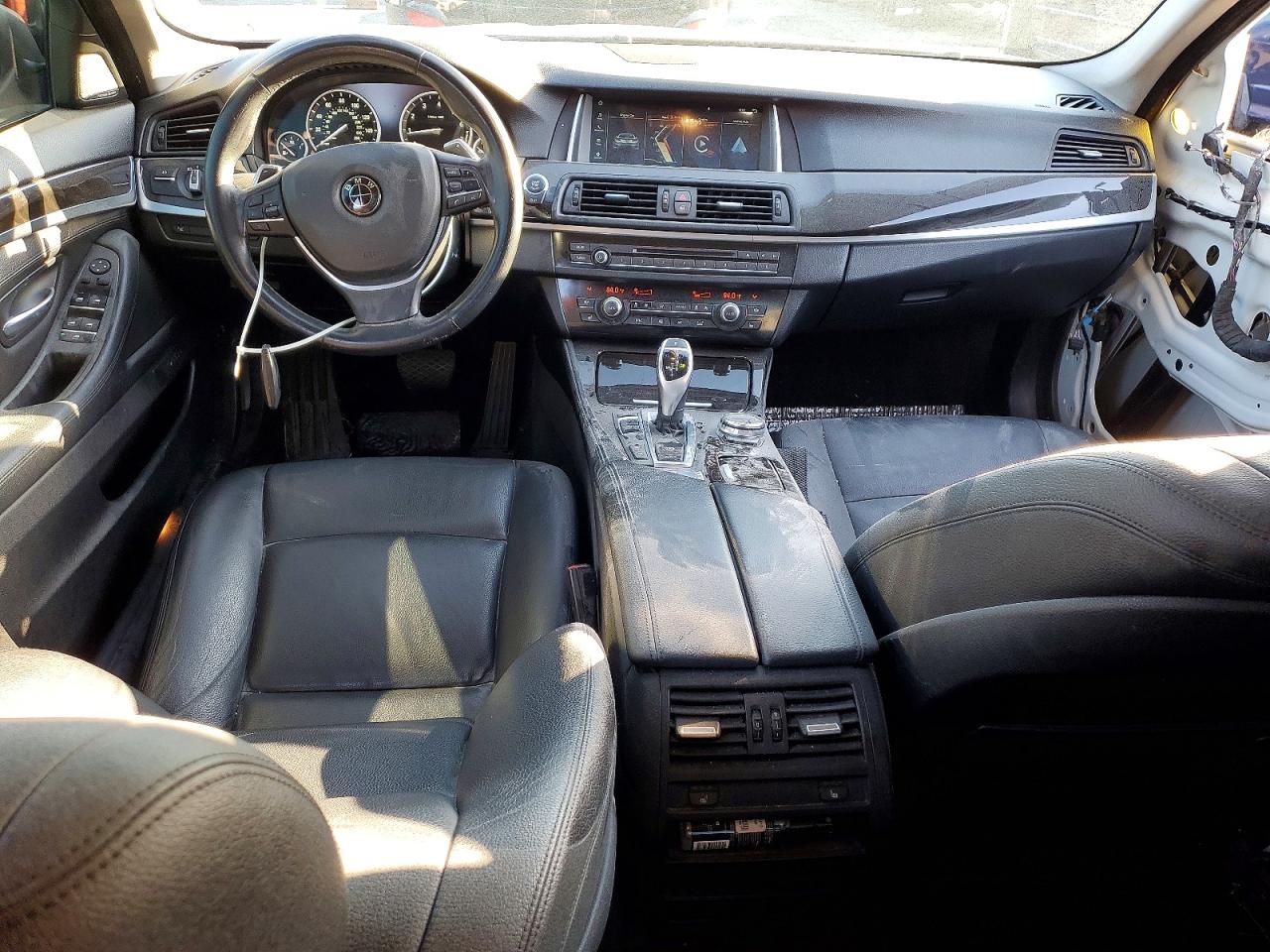 BMW 528 XI 2015