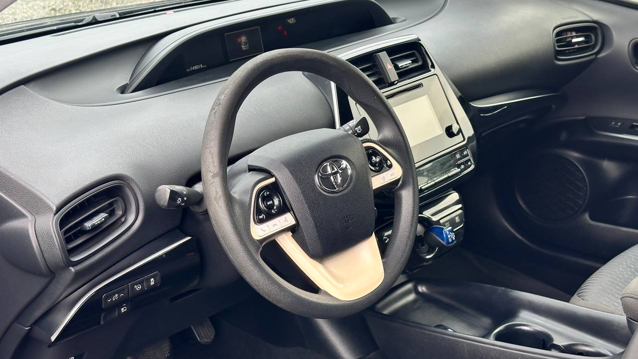TOYOTA PRIUS TWO 2017