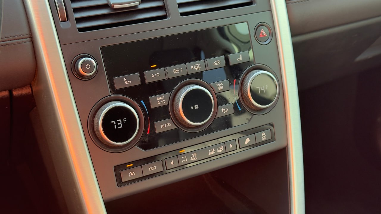 LAND ROVER DISCOVERY SPORT HSE 2015