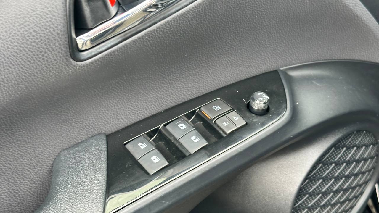 TOYOTA PRIUS TWO 2017