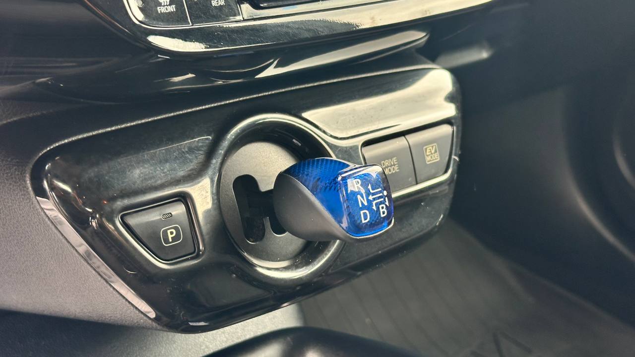 TOYOTA PRIUS TWO 2017