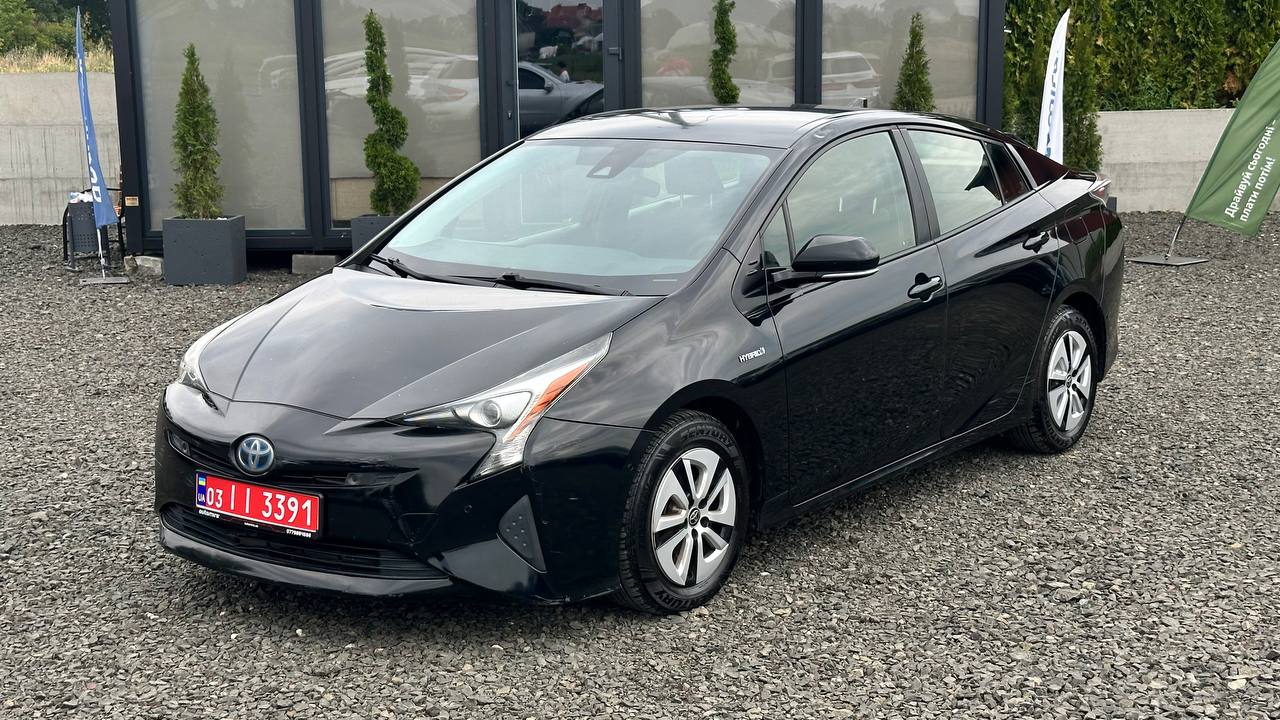 TOYOTA PRIUS TWO 2017