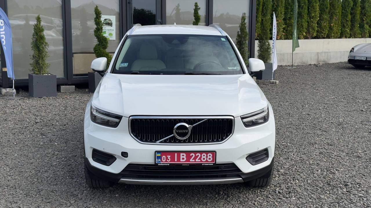 VOLVO XC40 T4 MOMENTUM 2019