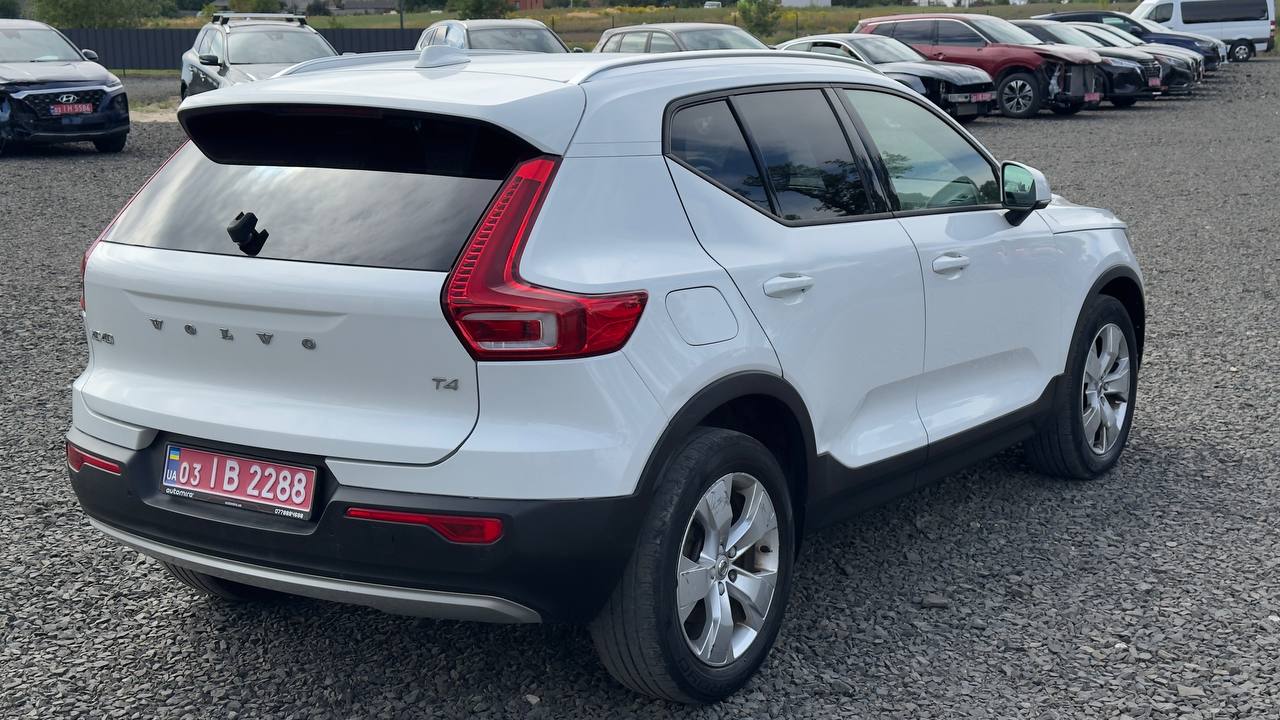 VOLVO XC40 T4 MOMENTUM 2019