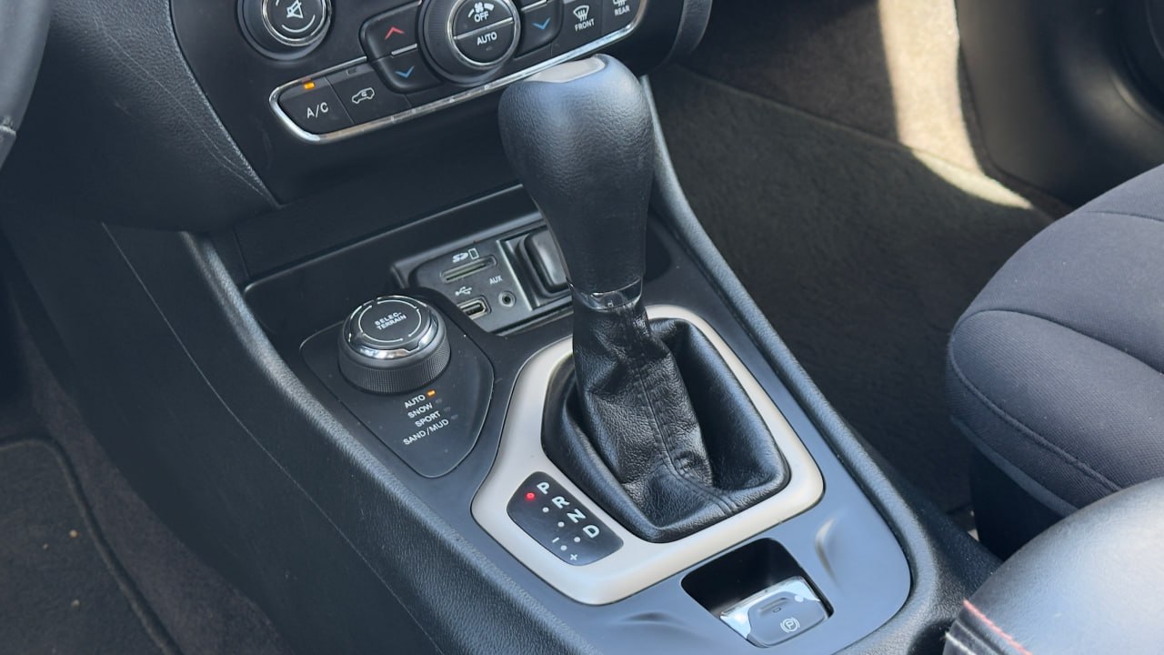 JEEP CHEROKEE LATITUDE 2016