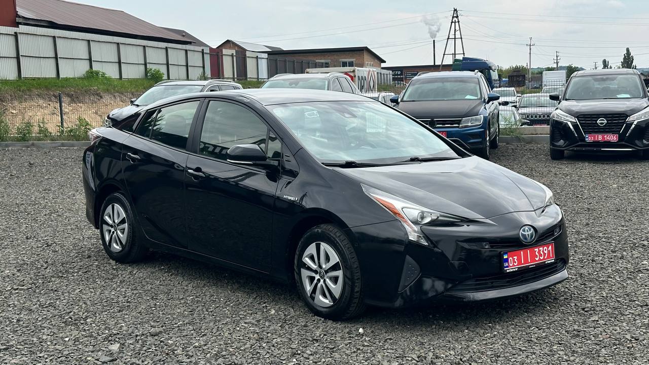 TOYOTA PRIUS TWO 2017