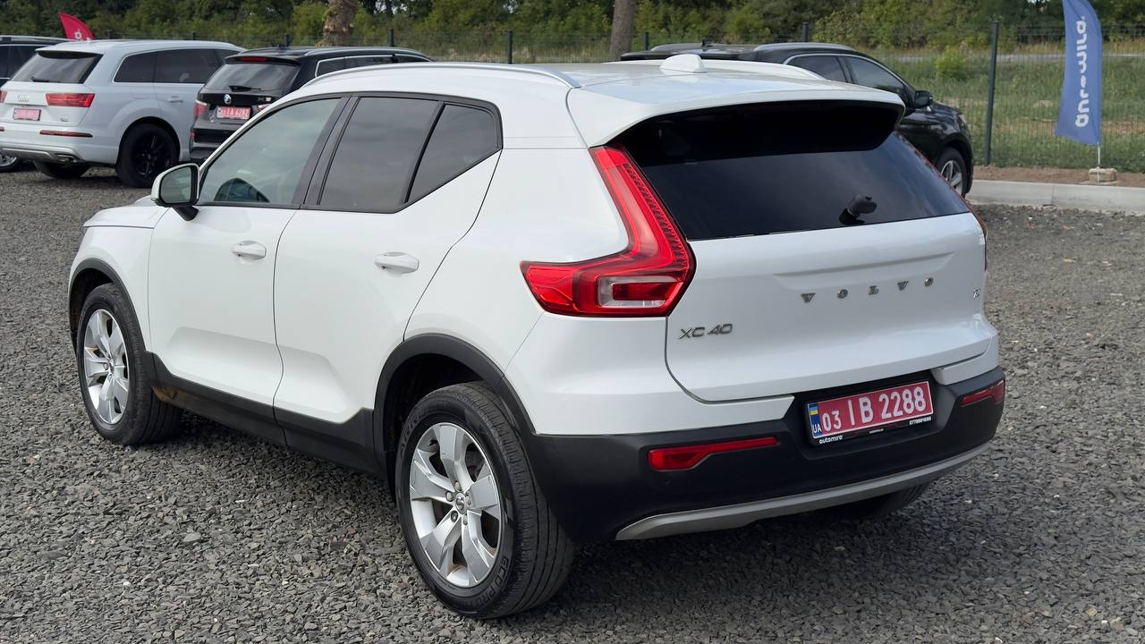 VOLVO XC40 T4 MOMENTUM 2019