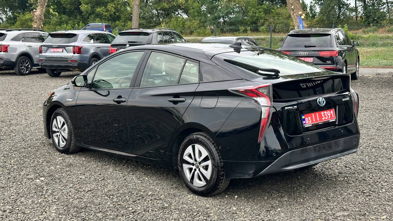 TOYOTA PRIUS TWO 2017