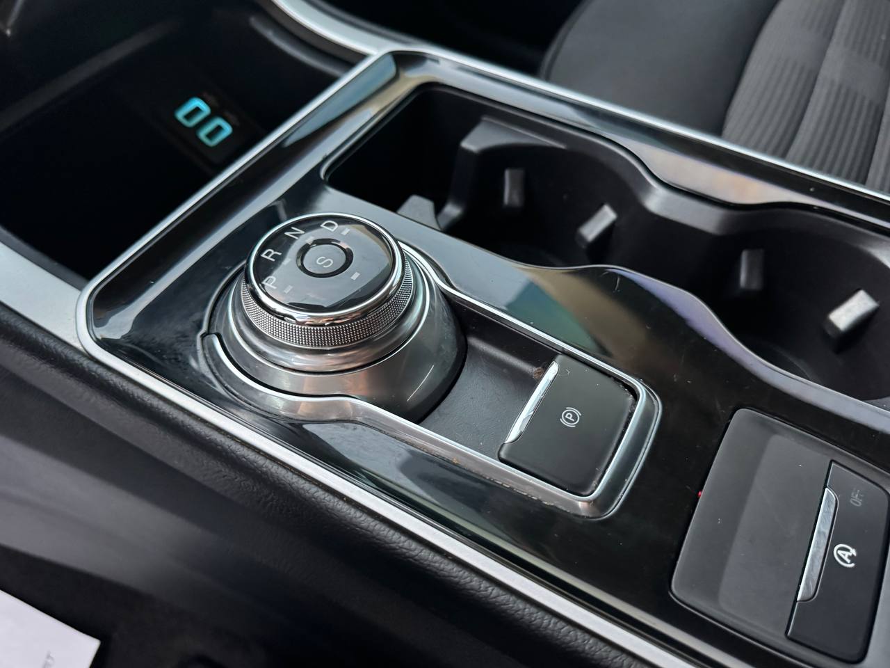 FORD EDGE SEL 2019