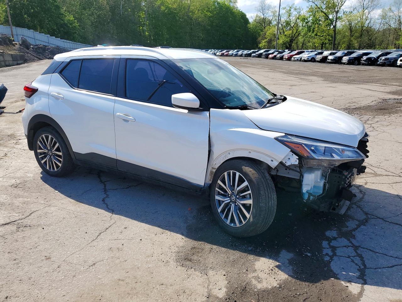 NISSAN KICKS SV 2021