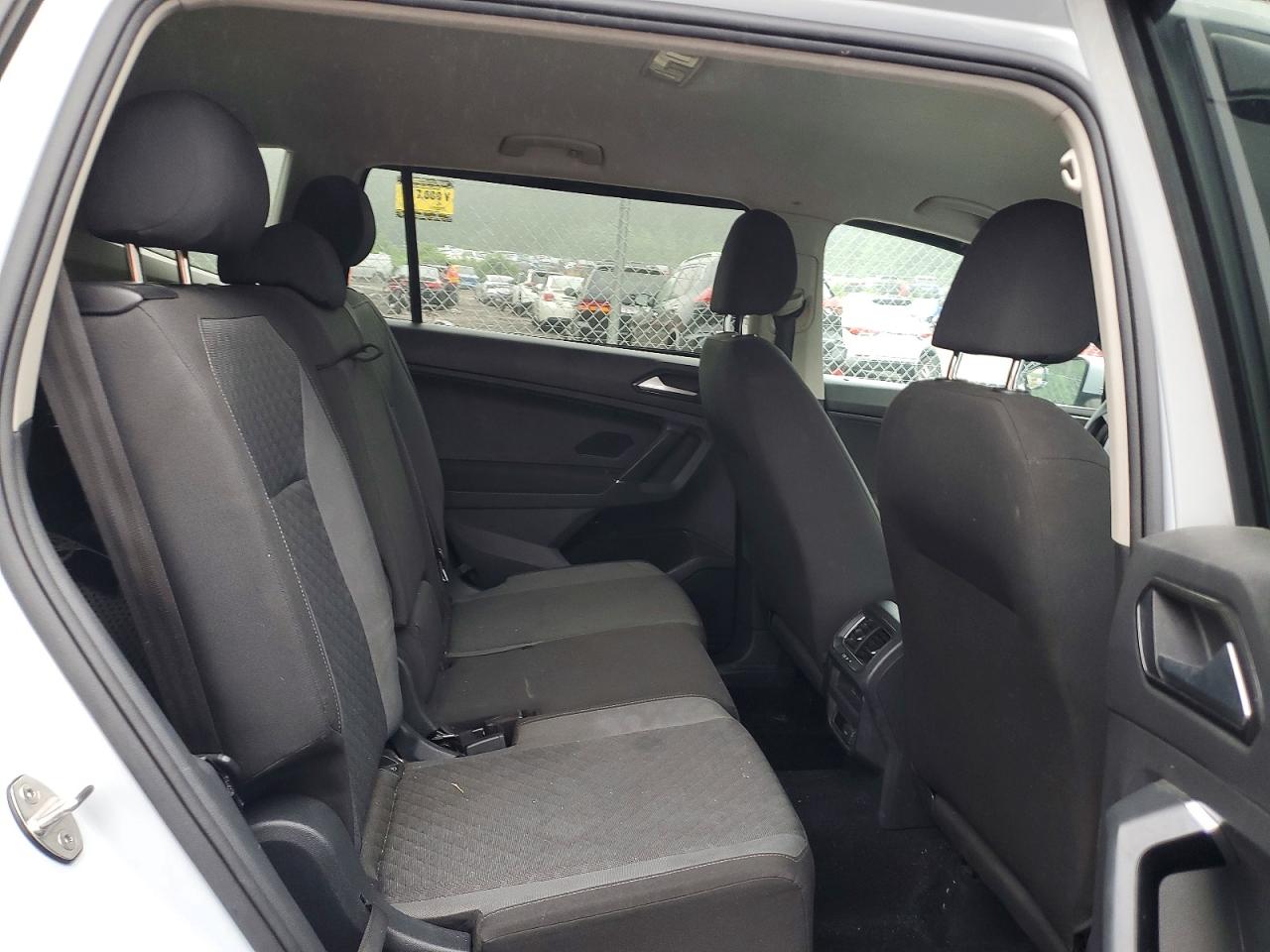 VOLKSWAGEN TIGUAN S 2017