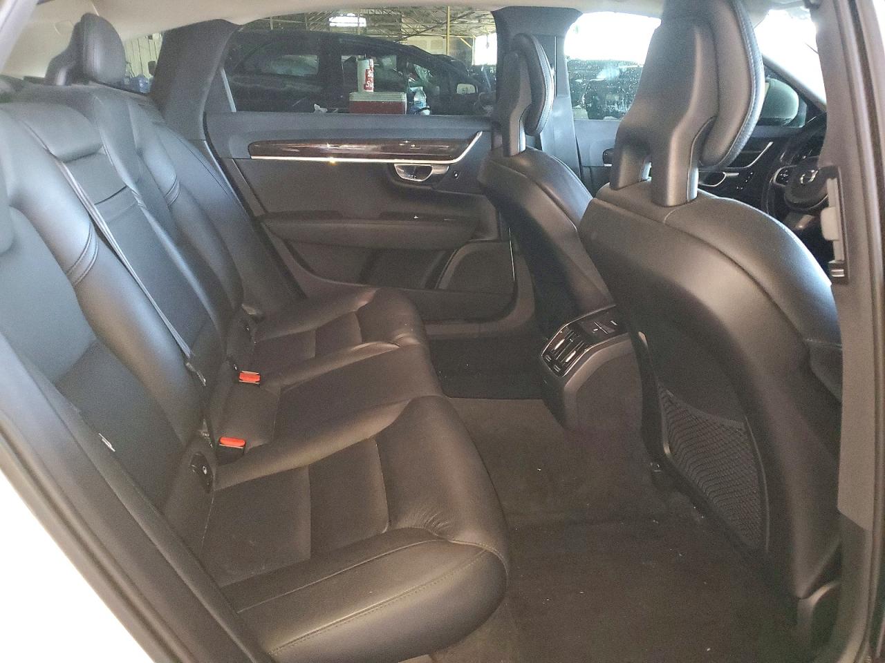VOLVO S90 T5 MOMENTUM 2017
