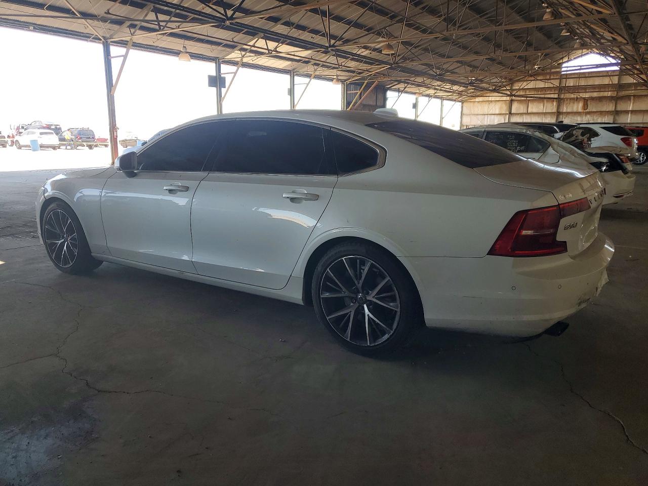 VOLVO S90 T5 MOMENTUM 2017