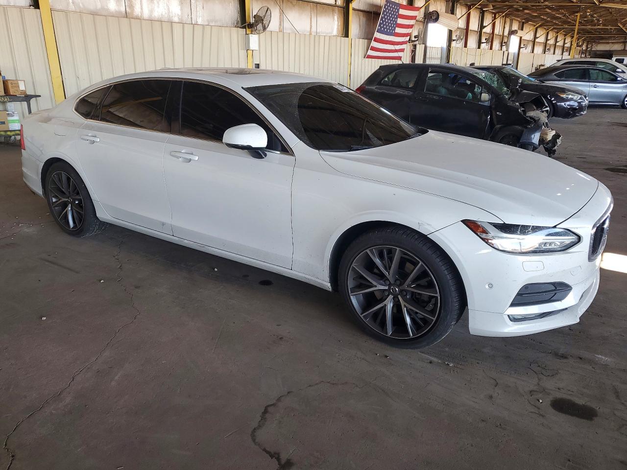 VOLVO S90 T5 MOMENTUM 2017