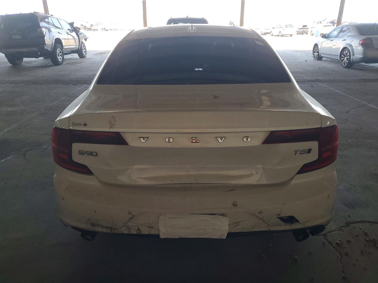 VOLVO S90 T5 MOMENTUM 2017