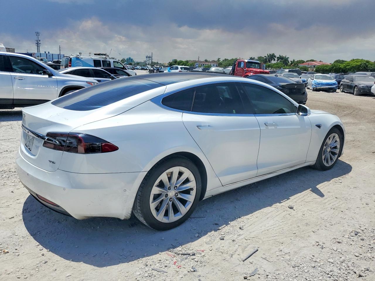 TESLA MODEL S 2017