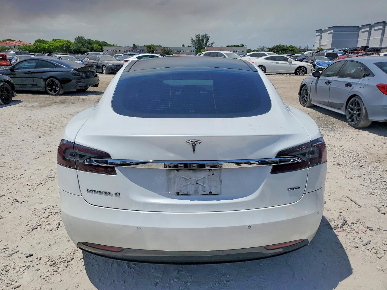 TESLA MODEL S 2017