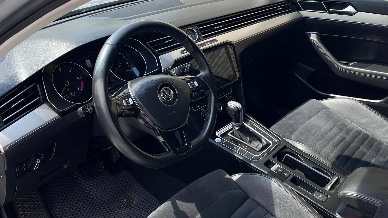 VOLKSWAGEN PASSAT 2018