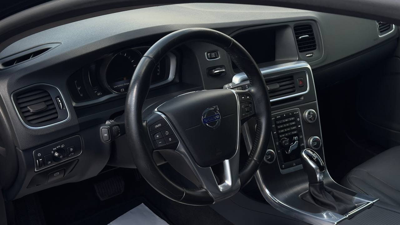 VOLVO V60 T5 PREMIER 2015