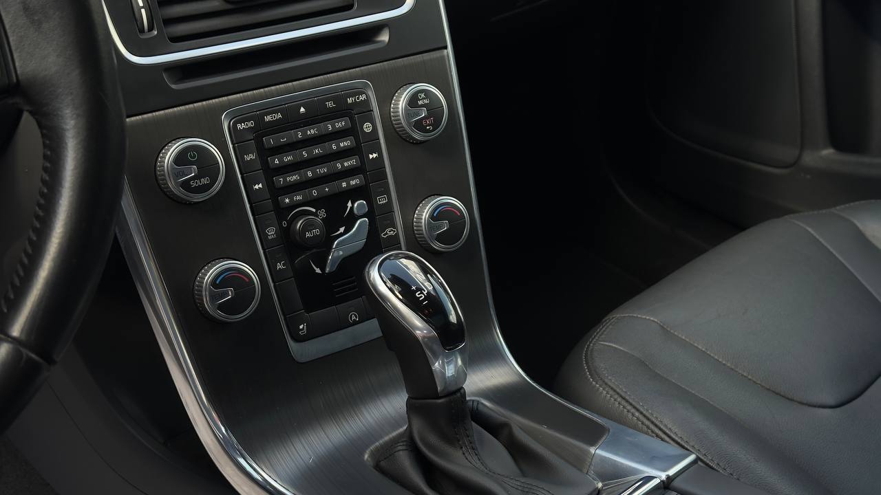 VOLVO V60 T5 PREMIER 2015