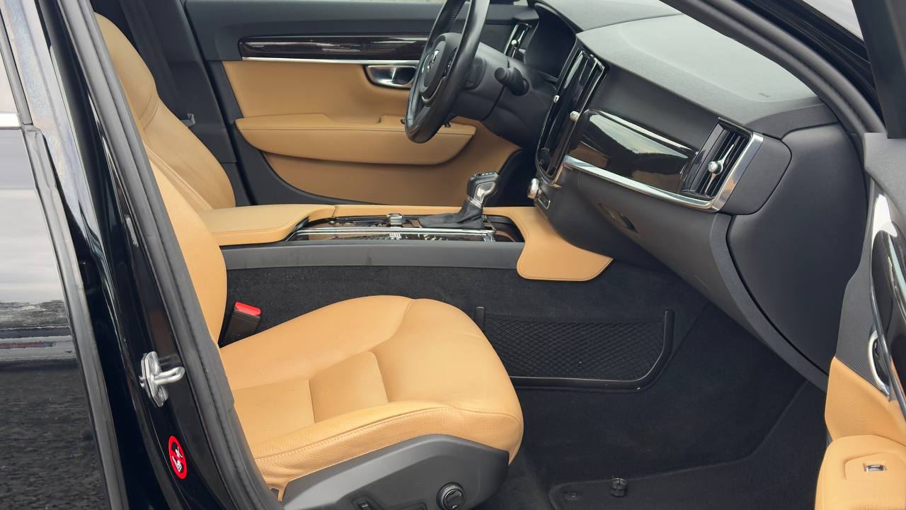 VOLVO S90 T5 MOMENTUM 2017