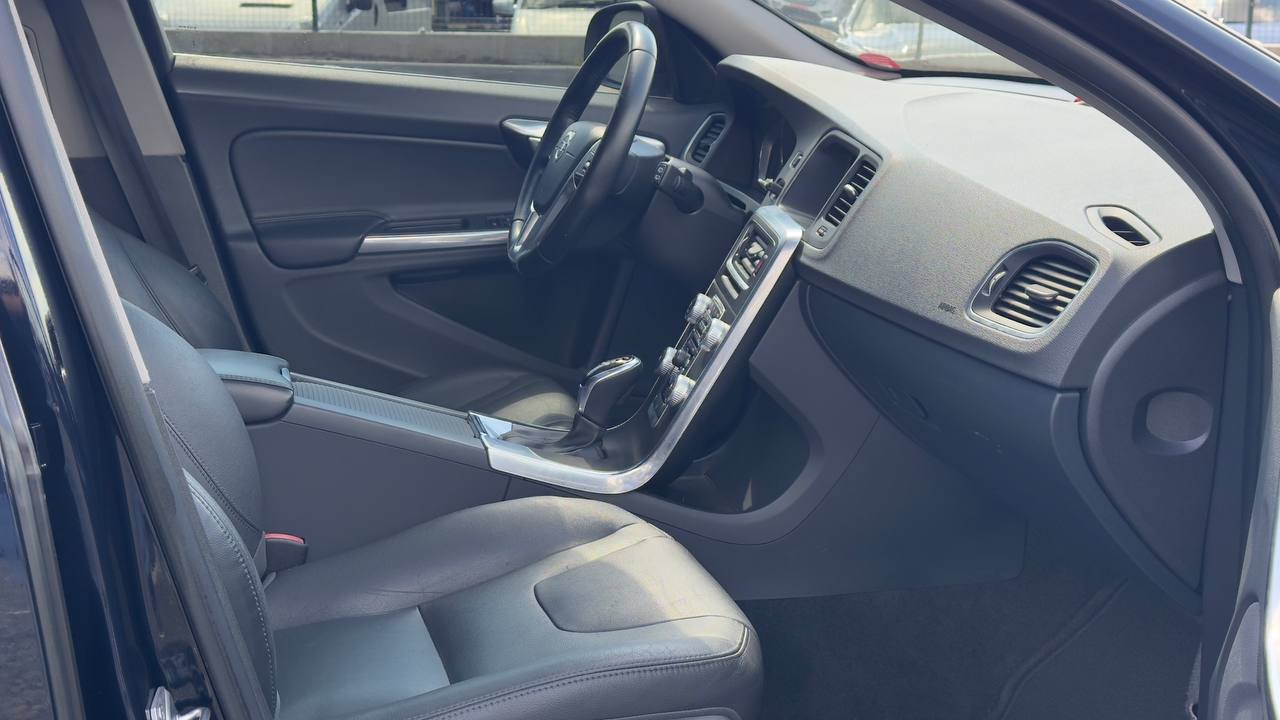 VOLVO V60 T5 PREMIER 2015
