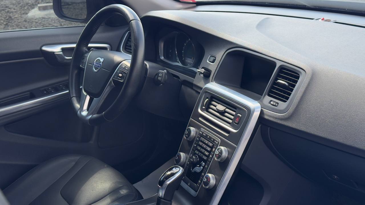 VOLVO V60 T5 PREMIER 2015