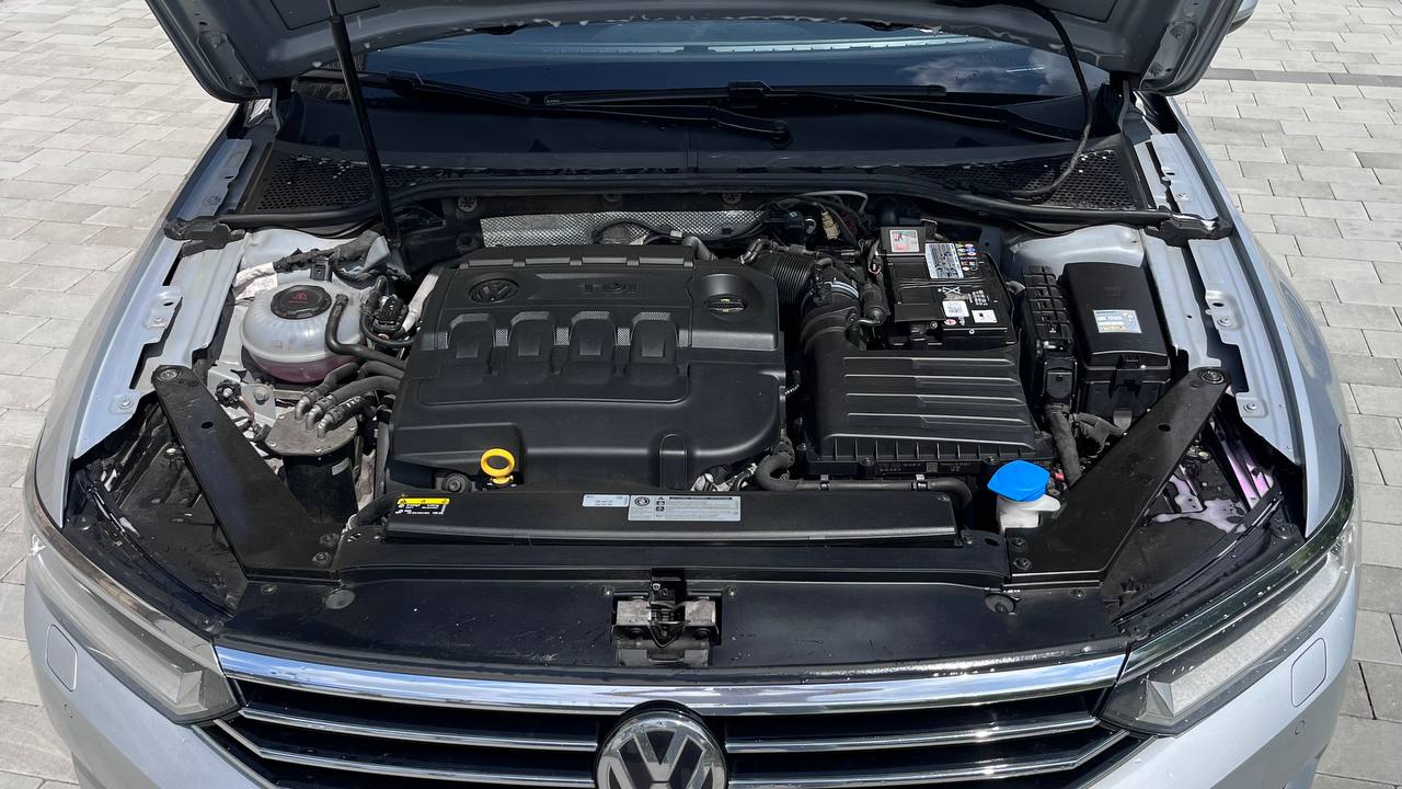 VOLKSWAGEN PASSAT 2018