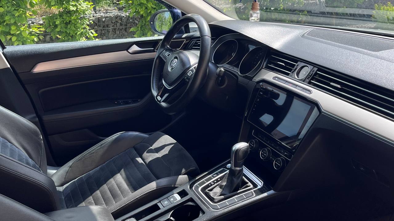 VOLKSWAGEN PASSAT 2018
