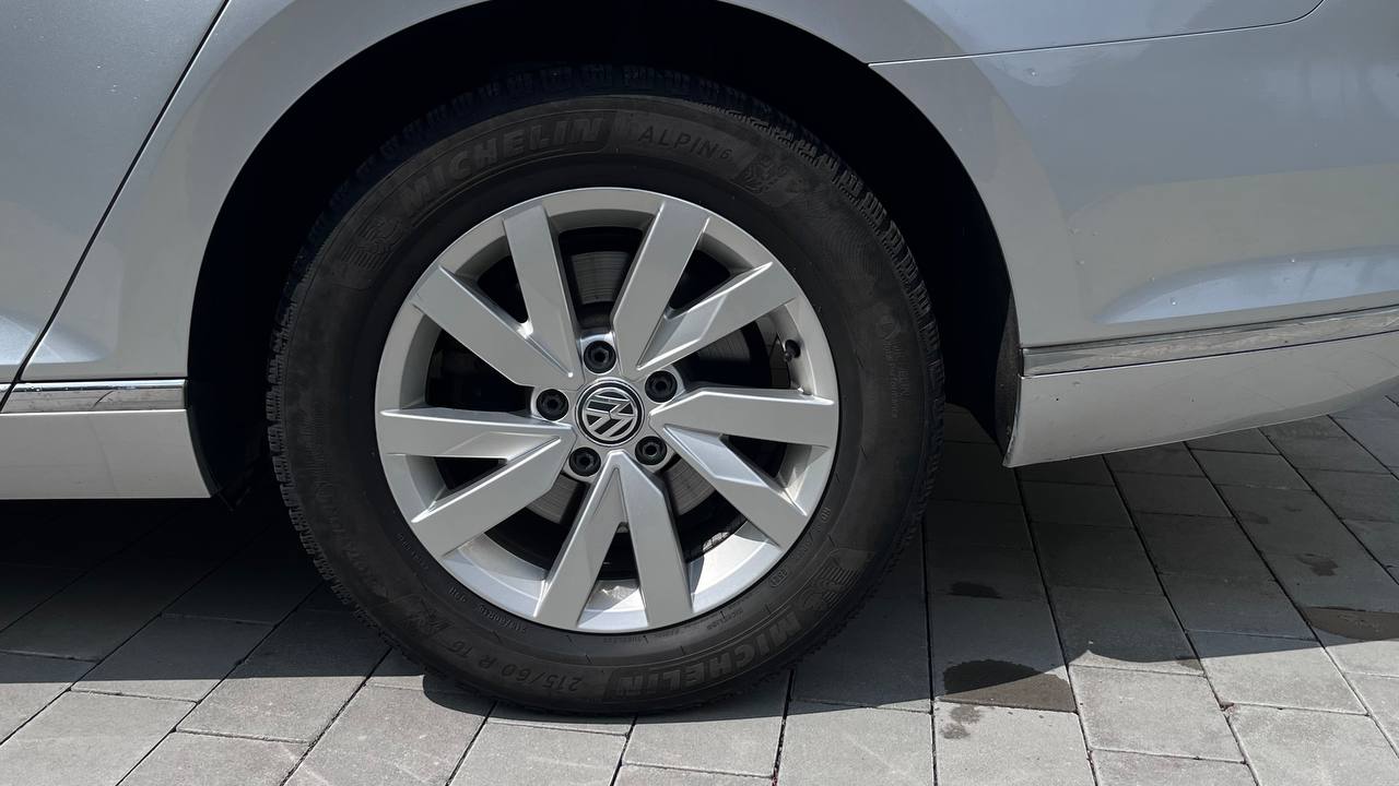 VOLKSWAGEN PASSAT 2018