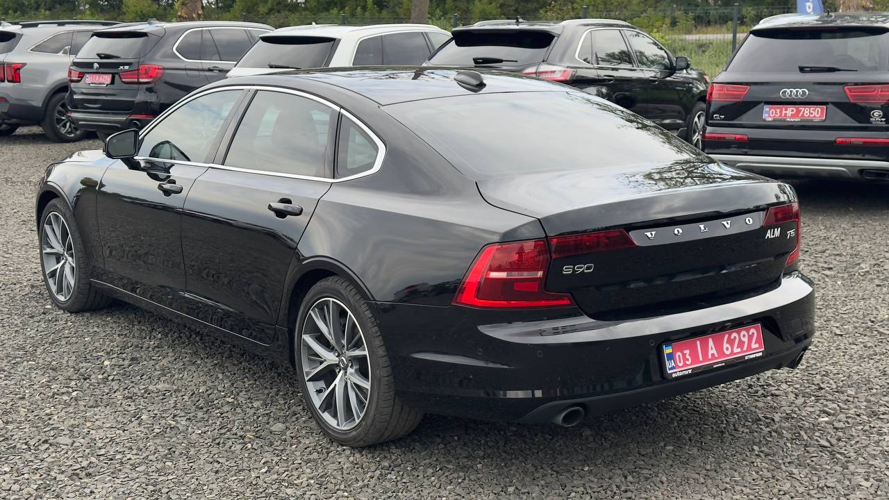 VOLVO S90 T5 MOMENTUM 2017