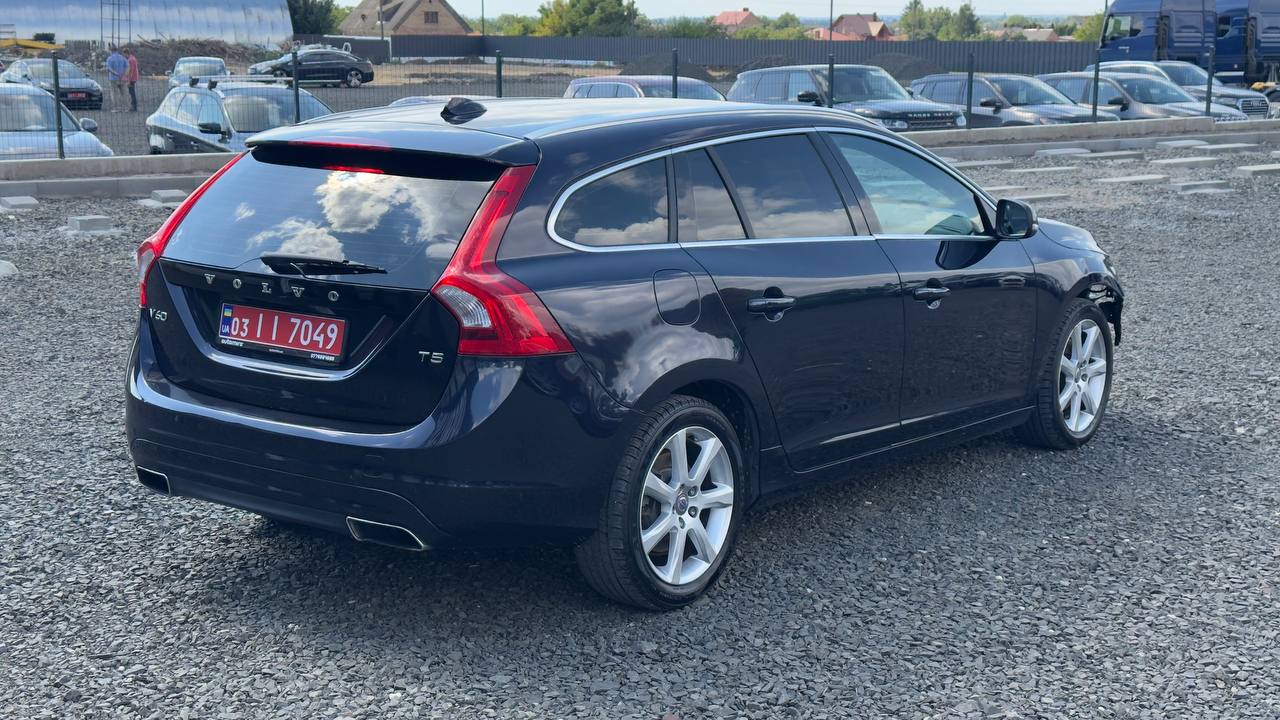 VOLVO V60 T5 PREMIER 2015