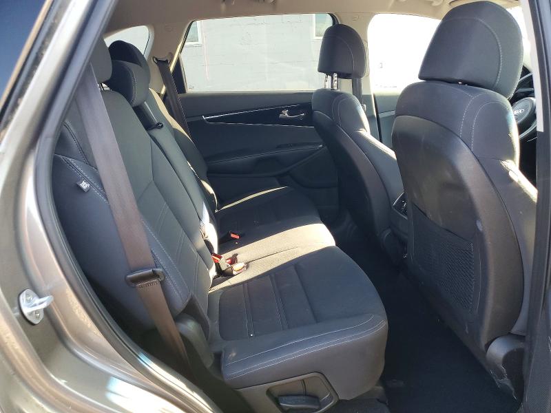KIA SORENTO LX 2016