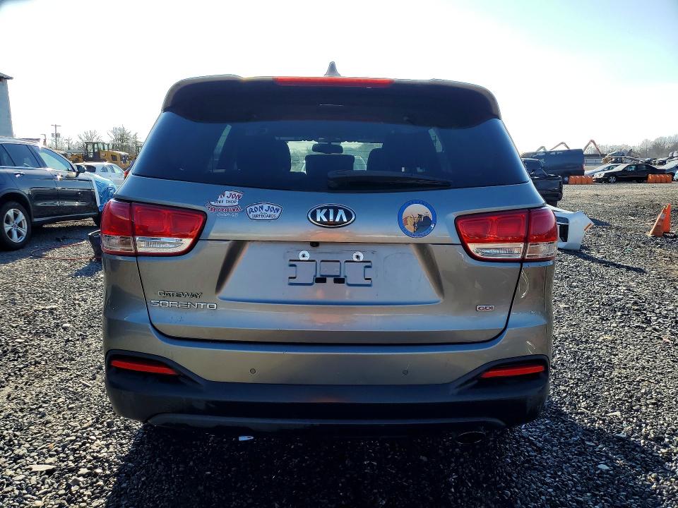 KIA SORENTO LX 2016
