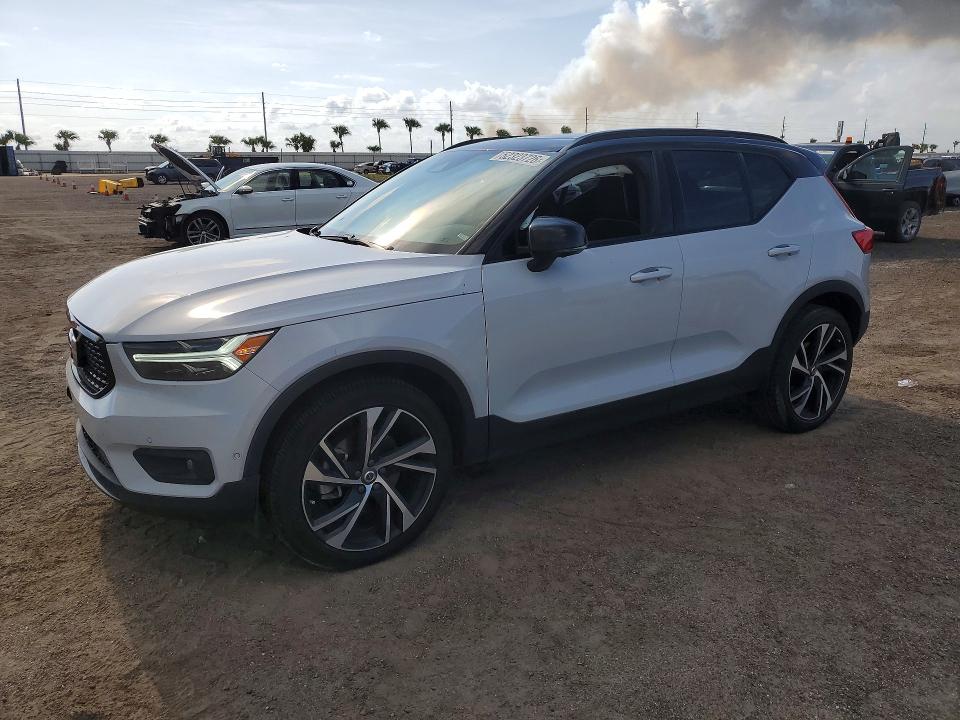 VOLVO XC40 T5 R-DESIGN 2021