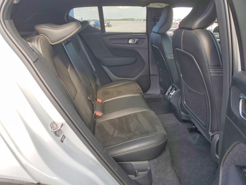 VOLVO XC40 T5 R-DESIGN 2021