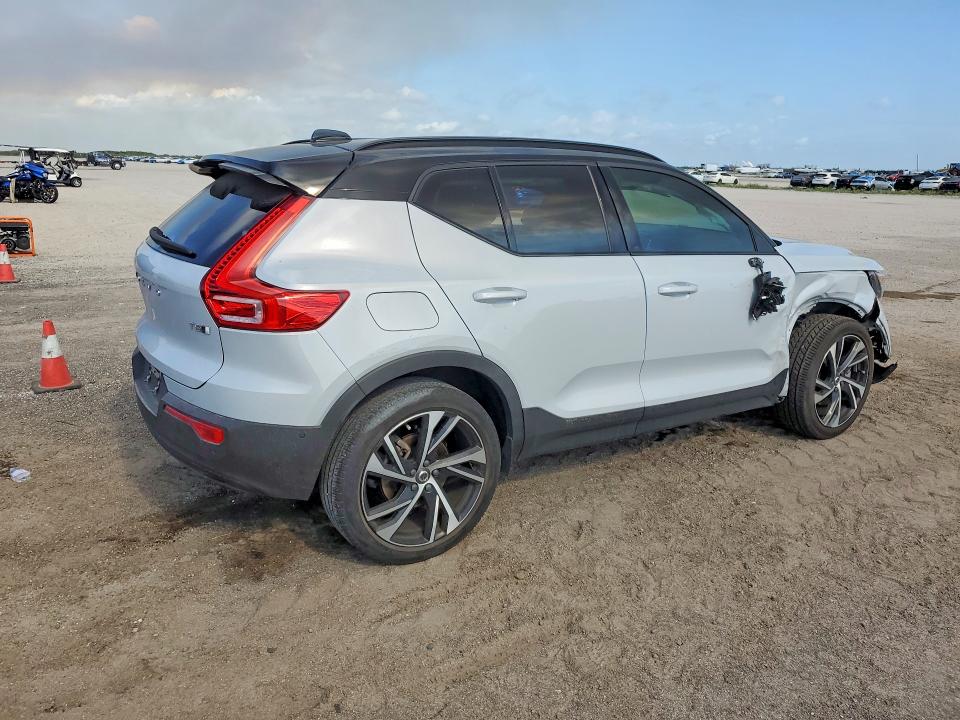 VOLVO XC40 T5 R-DESIGN 2021