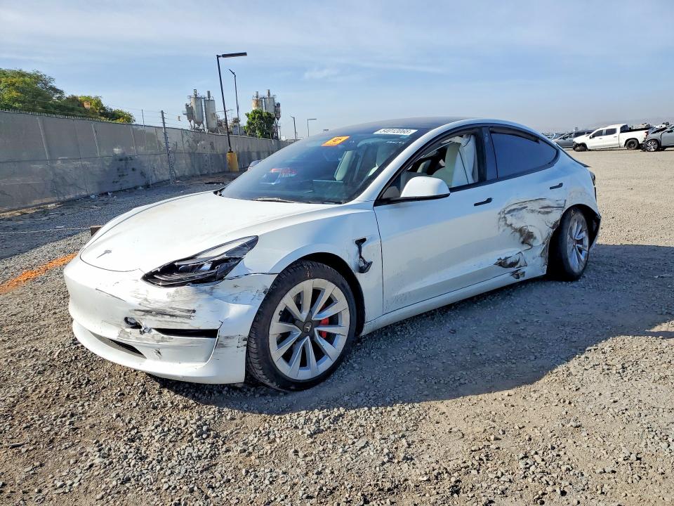 TESLA MODEL 3 2023