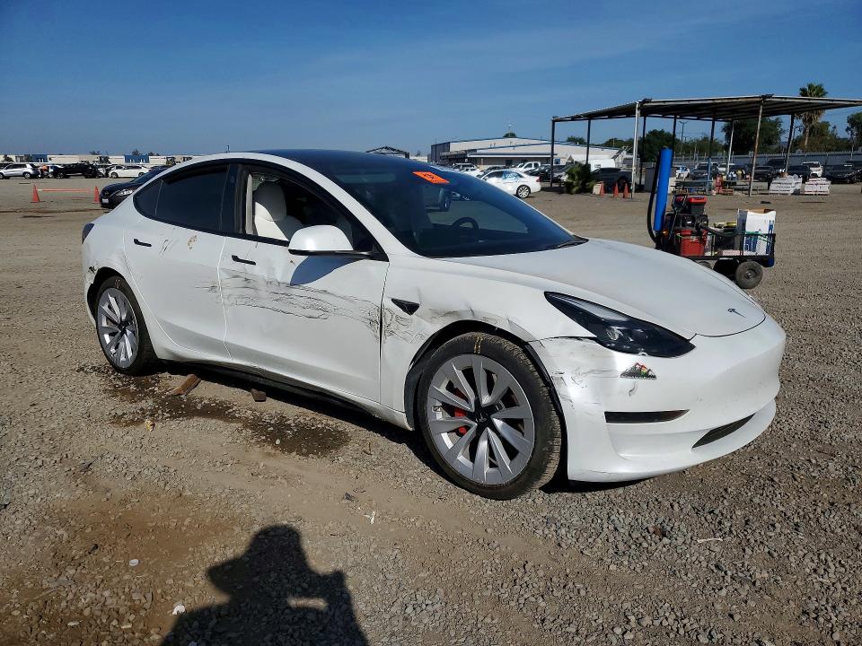TESLA MODEL 3 2023