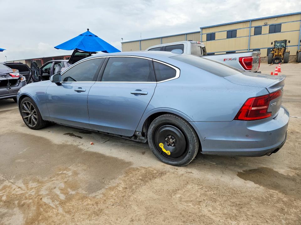 VOLVO S90 T5 MOMENTUM 2017