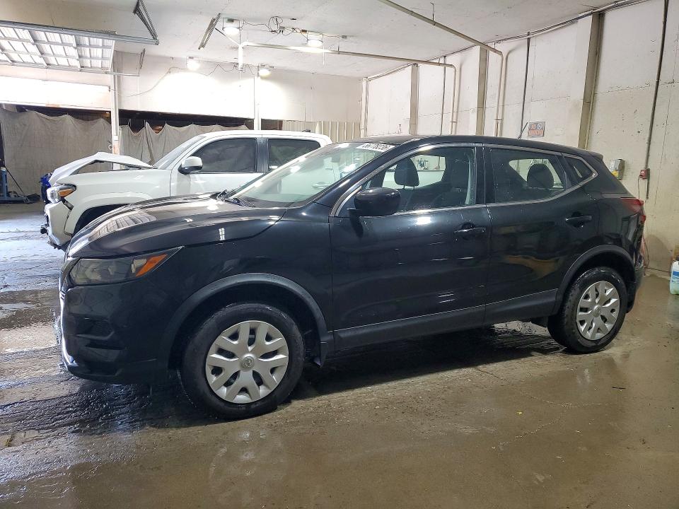 NISSAN ROGUE SPORT S