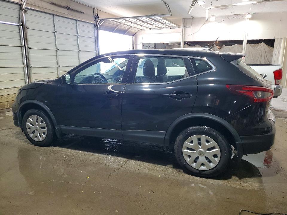 NISSAN ROGUE SPORT S