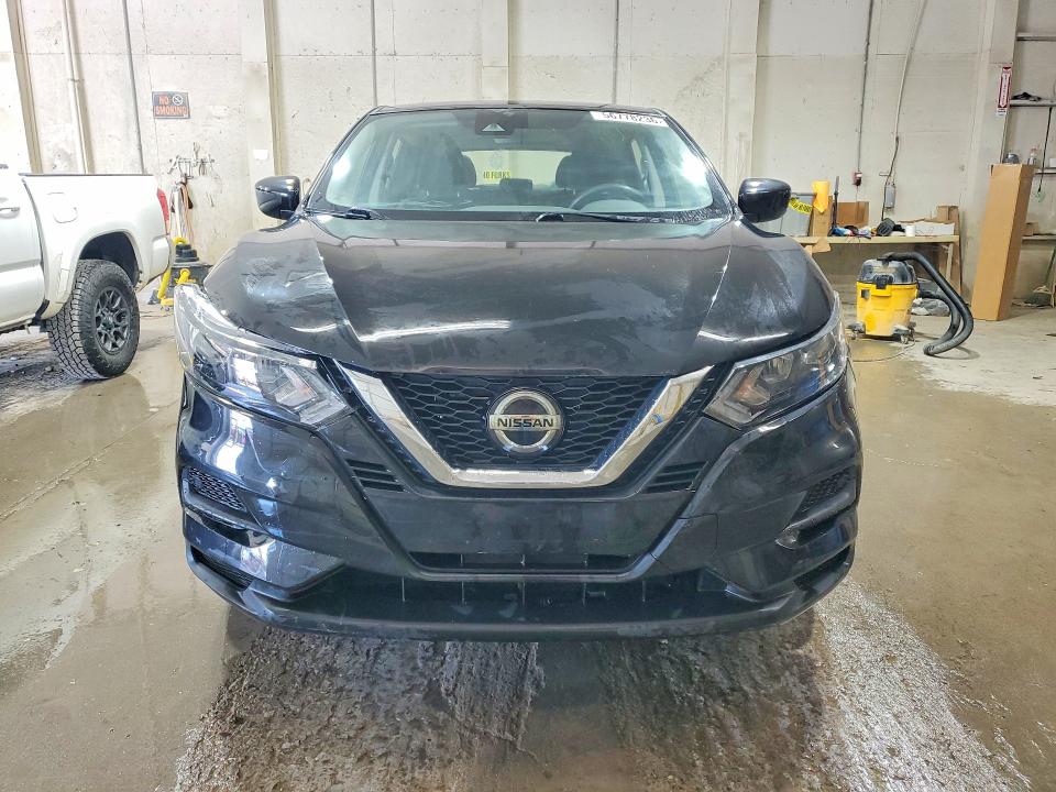 NISSAN ROGUE SPORT S