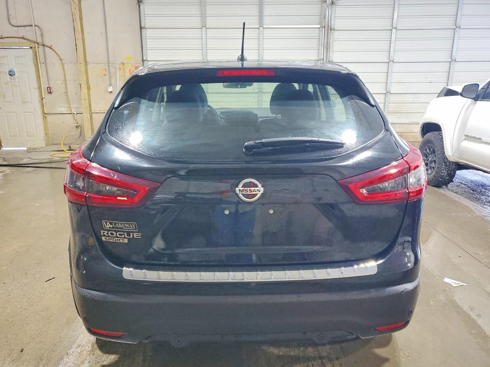 NISSAN ROGUE SPORT S