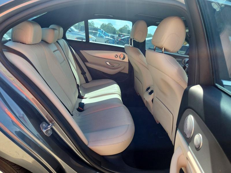 MERCEDES-BENZ E 300 2016