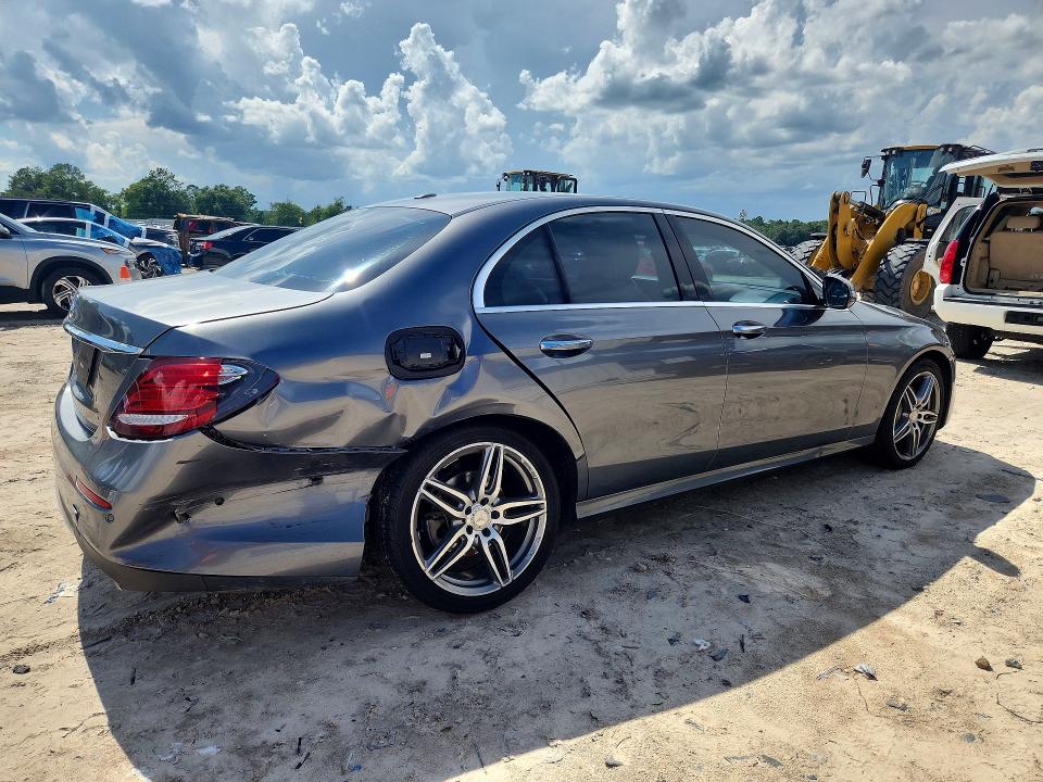 MERCEDES-BENZ E 300 2016