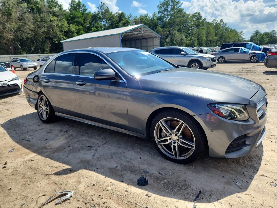MERCEDES-BENZ E 300 2016