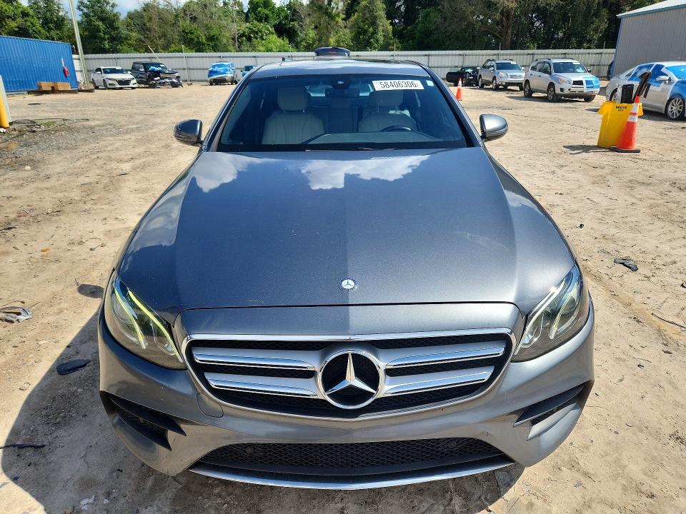 MERCEDES-BENZ E 300 2016